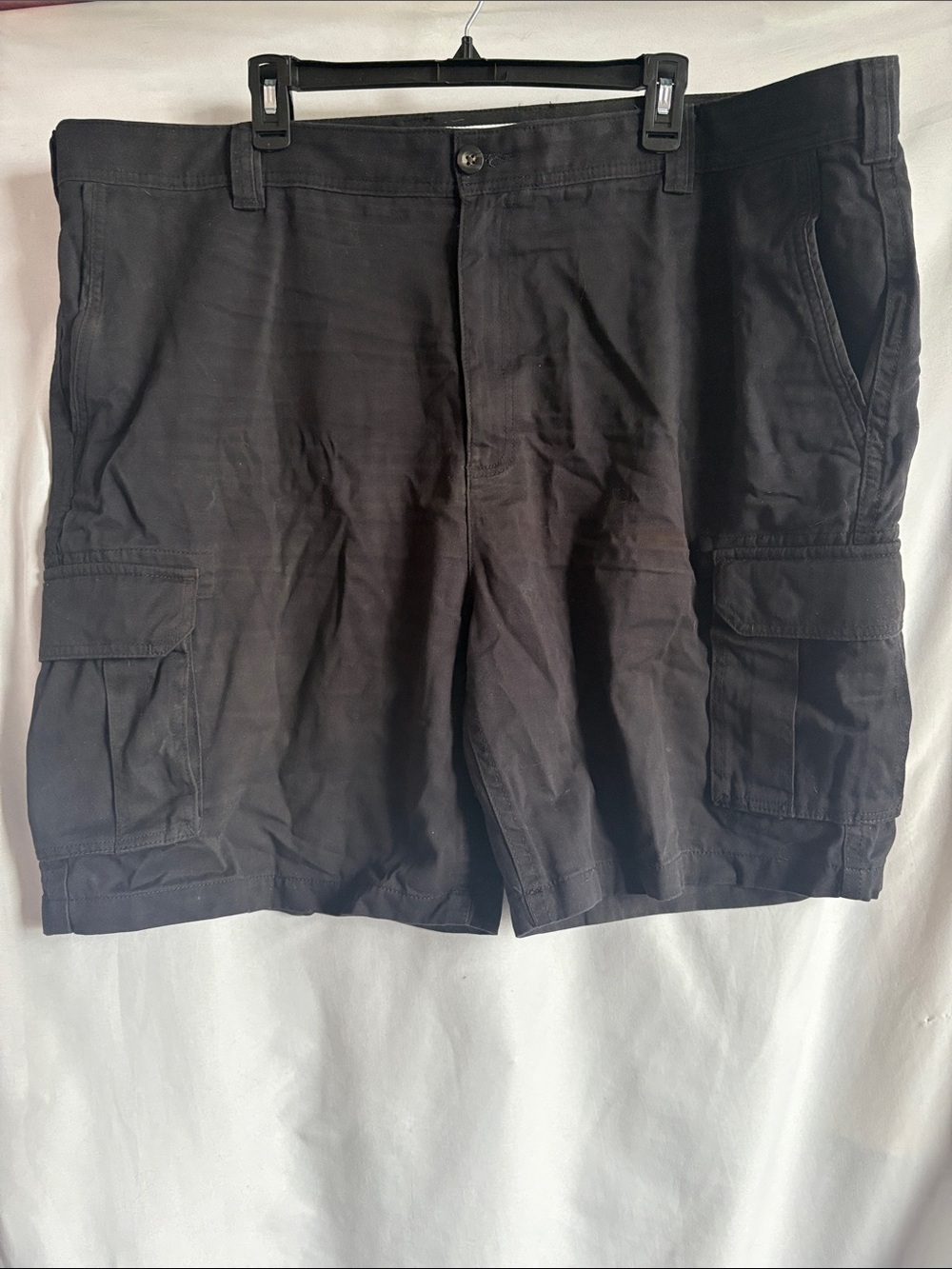 Amazon Essentials Black Cargo Shorts with Multiple Pockets